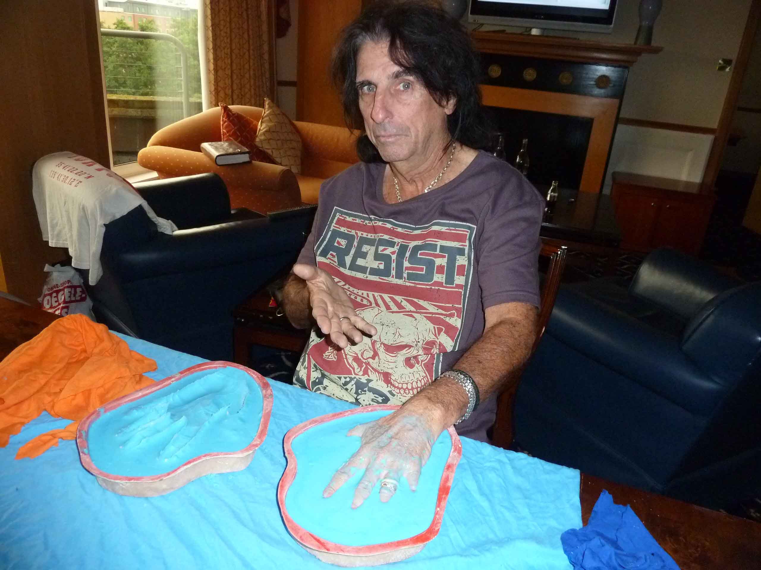 Alice Cooper having life casts
