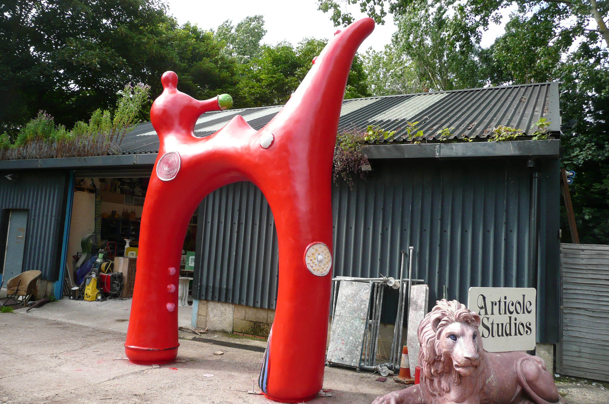 Restoration of gaint fibreglass statue