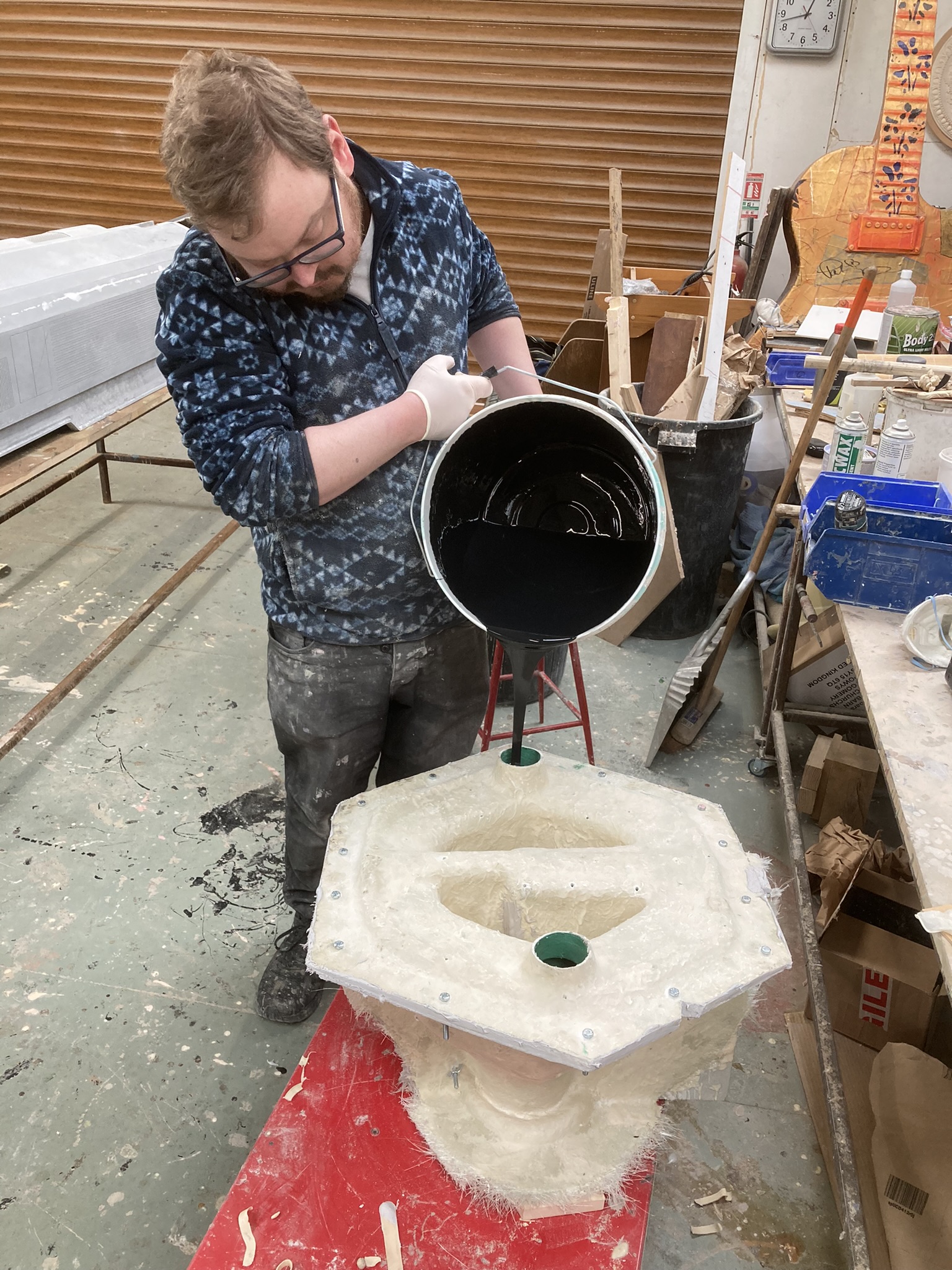 pouring polyurethane mould